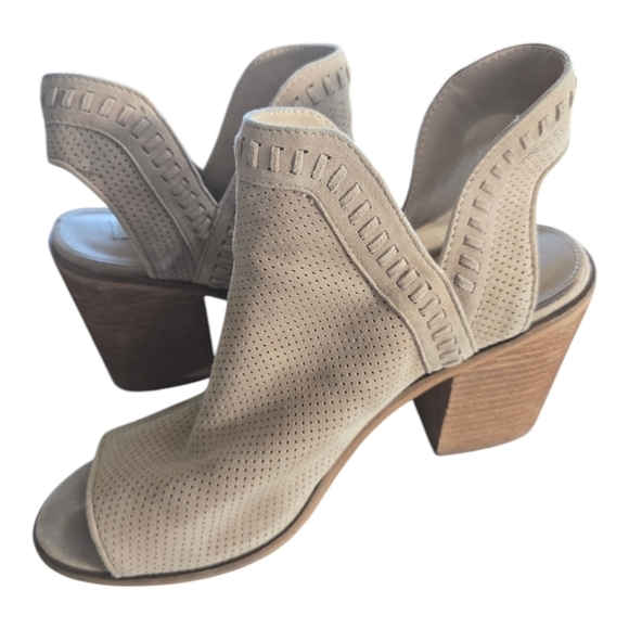 Steve Madden Sandals Women Sz 9M Tan Leather Peep Toe Perforated Block Heel - Picture 2 of 14